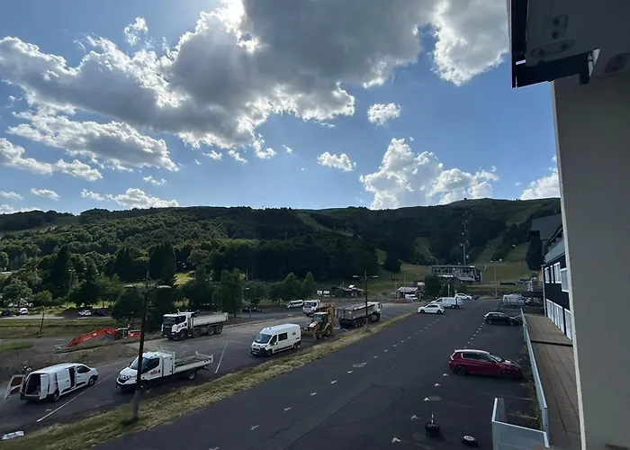 Moderne à Besse, Vue Des Hermines - Fr-1-814-136 * Super-Besse