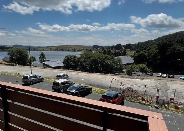 Moderne à Besse, Vue Des Hermines - Fr-1-814-136 Super-Besse